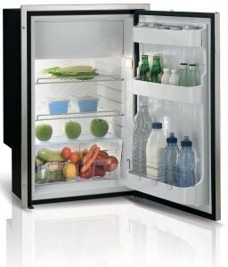 Buzdolabı. Model C115iX OCX2. Paslanmaz çelik kapaklı.