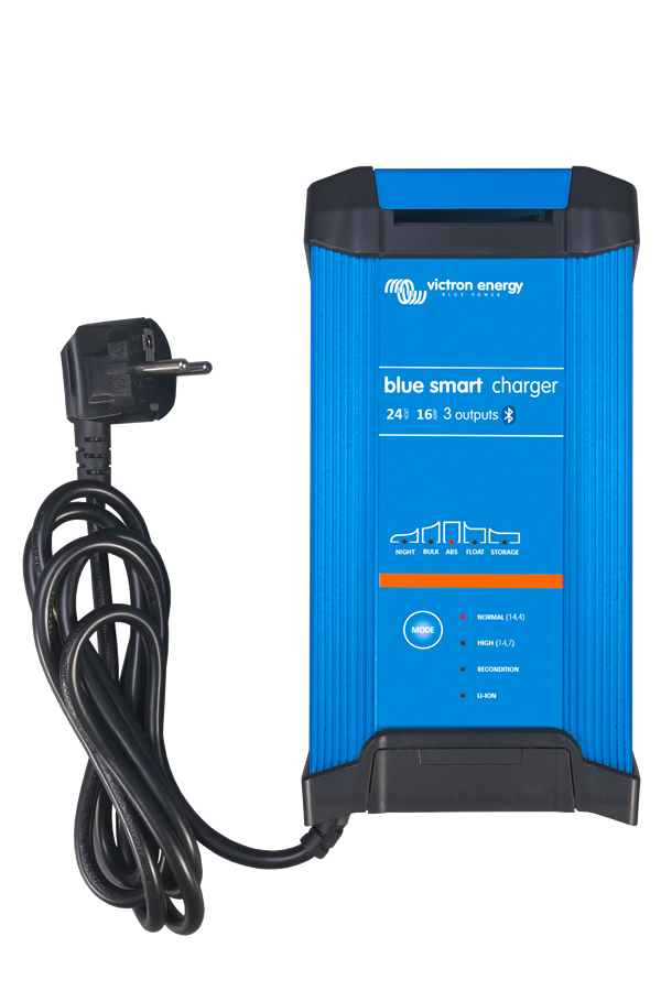 BLUE SMART IP22 CHARGER 24V/16A(3)