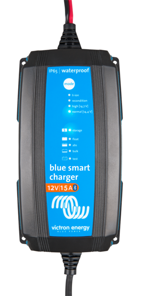 Blue Smart IP65 12V/15A Battery Charger+DC connector